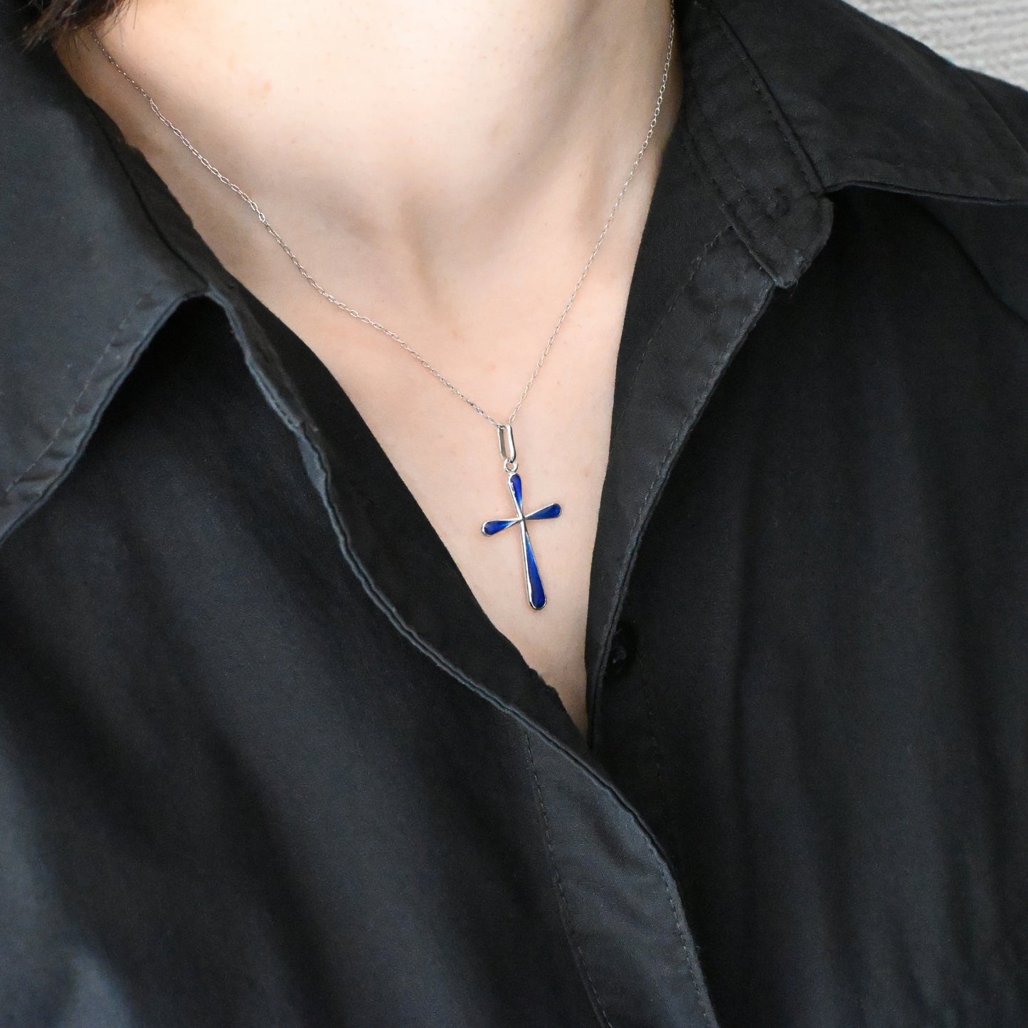 シルバー 十字架ペンダント Bleu 25mm